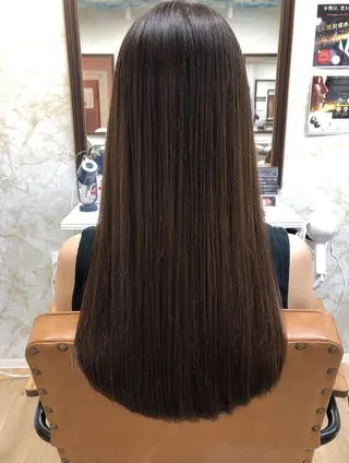 ロング 伊藤 裕治のヘアスタイル