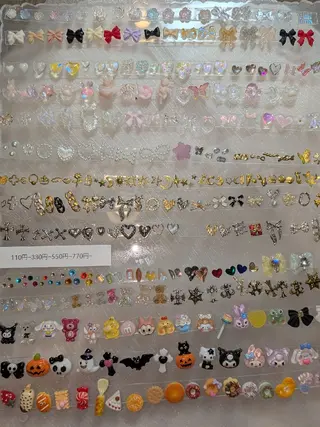 ネイル フィルイン、長さ出し 深爪矯正のネイルデザイン