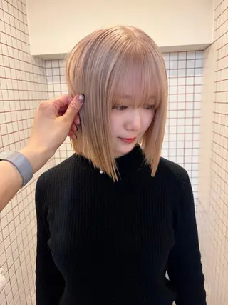 ミディアム ﾐﾚｲ/ﾐﾙｸﾃｨｰ ｶﾗｰ/梅田美容室のヘアスタイル