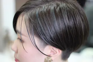 ショート カラー 成松 勇治のヘアスタイル