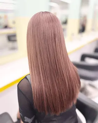 ロング カラー ハイトーンカラー 🦄レイヤーカットのヘアスタイル