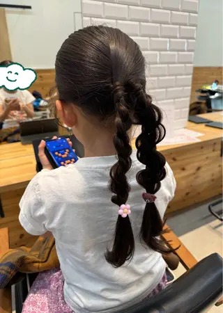 ロング ヘアアレンジ キッズ 黒岩 珠奈のヘアスタイル