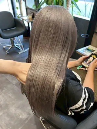 カラー 博多ブリーチ× 透明感/縮毛矯正のヘアスタイル