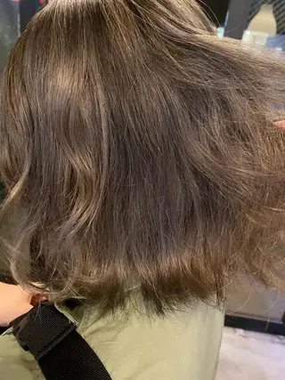 ミディアム カラー ヘアアレンジ satsuki 暖色・ブラウンカラーのヘアスタイル