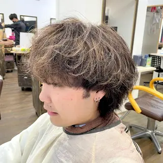 ショート カラー メンズ apollo 横浜所属・横浜🦋ハイトーン 🫐シャドウルーツのヘアスタイル