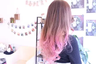 ロング カラー 松本 美香のヘアスタイル