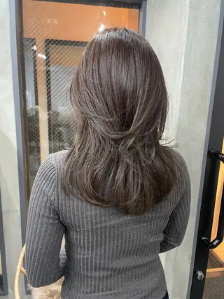セミロング カラー AIRI layer cut hairのヘアスタイル