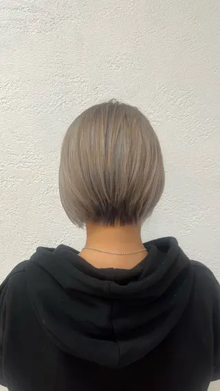 ショート 山本 梨華のヘアスタイル