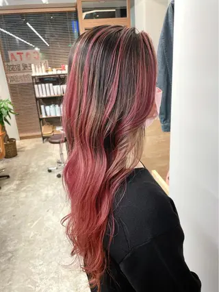 ロング SAEKI【ior 】北千住店ブリーチのヘアスタイル