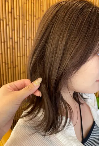 ミディアム 🍂透明感ベージュ カラー🍂森部杏菜のヘアスタイル