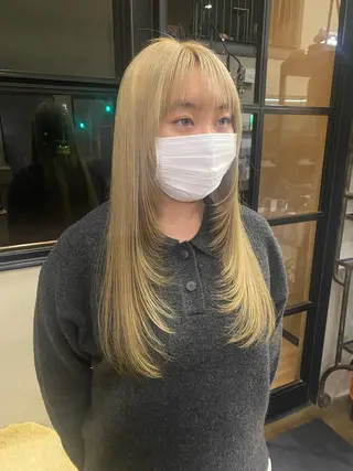 ロング U hinaのヘアスタイル