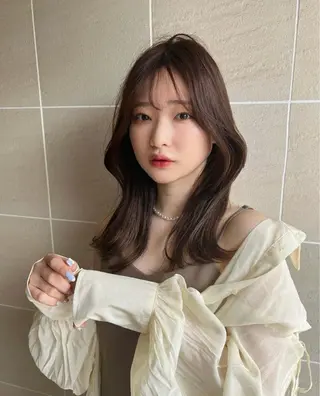 セミロング 韓国ネイル🤍 イワサキ　リコ🍒のネイルデザイン