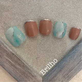 ミディアム Brilho SERIHOのネイルデザイン