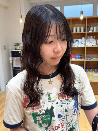ミディアム パーマ 大橋 芽衣のヘアスタイル