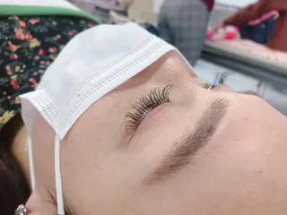 マツエク・マツパ 石渡このみ 🍊レイヤーカットのヘアスタイル