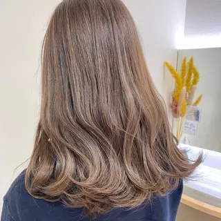 セミロング カラー 髪質改善/白髪ぼかし レイヤー 🌱千咲季のヘアスタイル