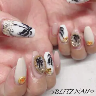 ネイル BLITZ Nail 岩田💅🏻✨のネイルデザイン