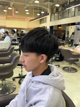 メンズ 韓国レイヤー/センタ ーパート/坂本翔のヘアスタイル