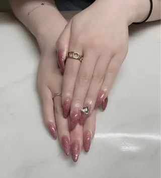 ネイル KARI ネイルサロンのネイルデザイン