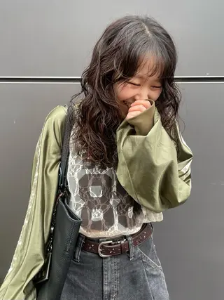 ロング 渥美 怜子のヘアスタイル