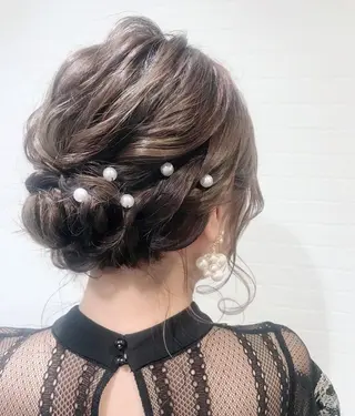 ミディアム ヘアアレンジ GRANLUSSO 〜グランルッソ駅前店所属・木口 嘉美のヘアスタイル