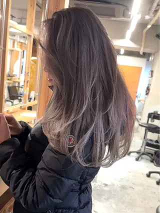 セミロング lit所属・宮本 春花のヘアスタイル