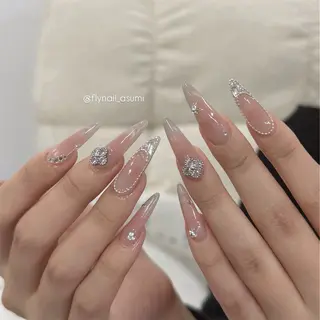 ネイル MARU Nail Salon所属・落合 明日美のネイルデザイン