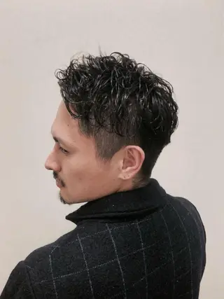 ミディアム パーマ メンズ HIROGINZA ヒロ銀座 青山所属・マツオ リュウホウ🐉のヘアスタイル