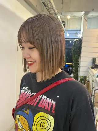 カラー YUI ハイトーンカラーのヘアスタイル