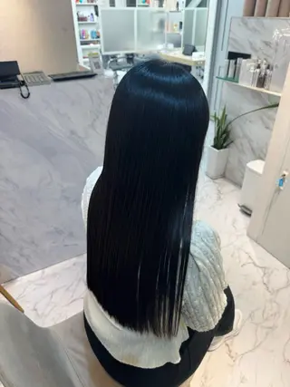 ロング 酒井 俊紀のヘアスタイル