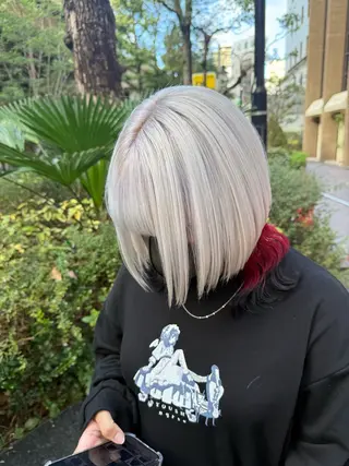 ショート カラー mimiiy梅田 中崎町ハイトーンのヘアスタイル