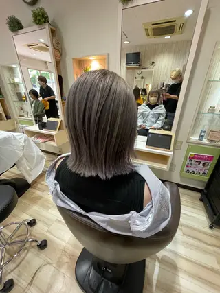 ミディアム カラー 🌈派手髪ハイトーン 🌈鈴木亮太🌈のヘアスタイル