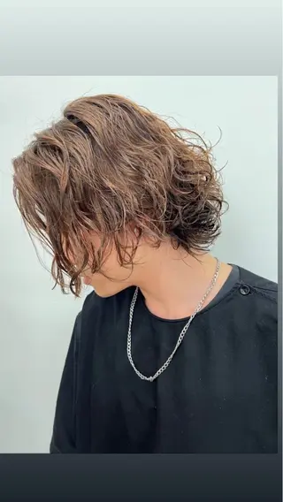 メンズ ダブルカラー寒色系 ボリューム改善ハヤトのヘアスタイル