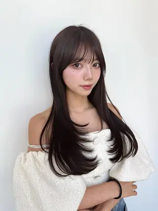 ロング 似合わせレイヤー/ 透明感カラーのヘアスタイル