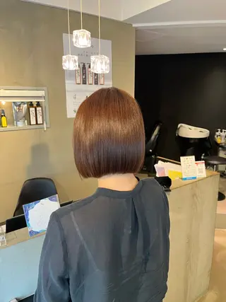 ショート 本木下朋花/髪質 改善×ダブルカラーのヘアスタイル