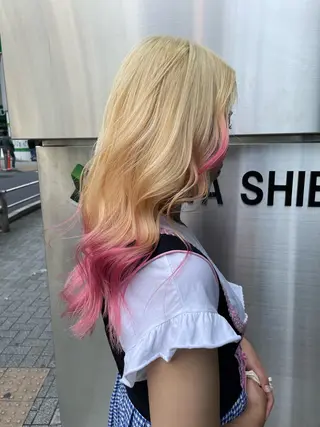 セミロング カラー ホワイト&レイヤーカ ットエクステ長畠俊輔のヘアスタイル