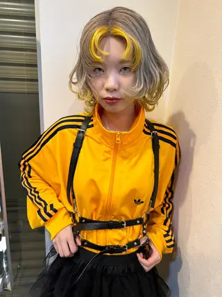 ショート カラー 秋津 琉花のヘアスタイル