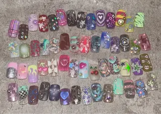 ネイル Pins16所属・HI-KO 🦙のネイルデザイン