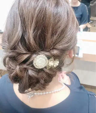 ミディアム ヘアアレンジ GRANLUSSO 〜グランルッソ駅前店所属・木口 嘉美のヘアスタイル