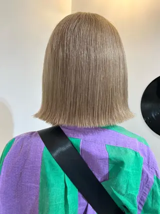 ショート カラー ヘアアレンジ 🧨ブリーチー×ボブ レイヤー💎じゅえるのヘアスタイル