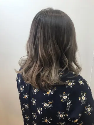 ミディアム カラー 湯浅 了一のヘアスタイル