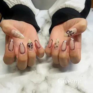 ネイル Giverny .のネイルデザイン
