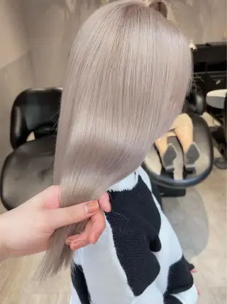 ロング カラー Lond Le'a /ハイトーンカラーのヘアスタイル