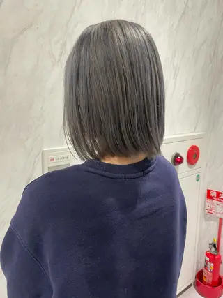 ミディアム カラー akane .のヘアスタイル
