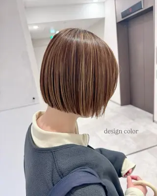 ミディアム foto所属・𝐁𝐋𝐔𝐄𝐓 /カット特化/新宿のヘアスタイル