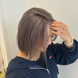 ミディアム カラー 🌼動き×透明感🩵 ハイトーン/ナナのヘアスタイル