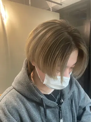 メンズ La fith rosa所属・miharu🐱 茨木/透明感カラーのヘアスタイル