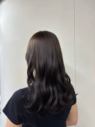 ロング makoto⌇レイヤ ー⌇艶カラー🍒‎のヘアスタイル