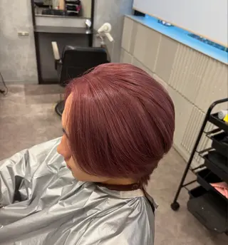 ショート ハイトーンケアカラー コト👱🏻‍♀️のヘアスタイル