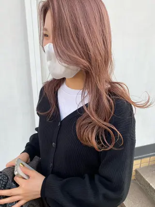 セミロング W所属・小林 朋花のヘアスタイル